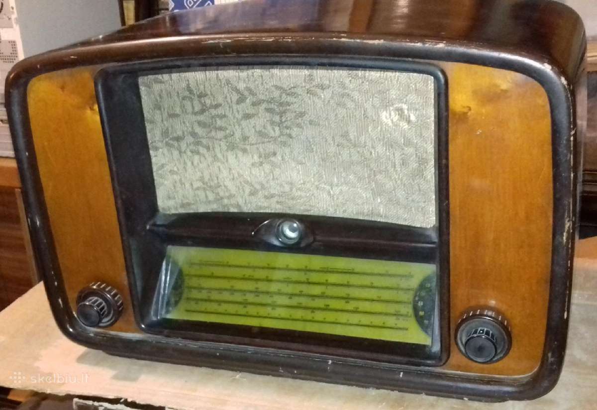 Lempinė radija Vef Baltika 1954 m.