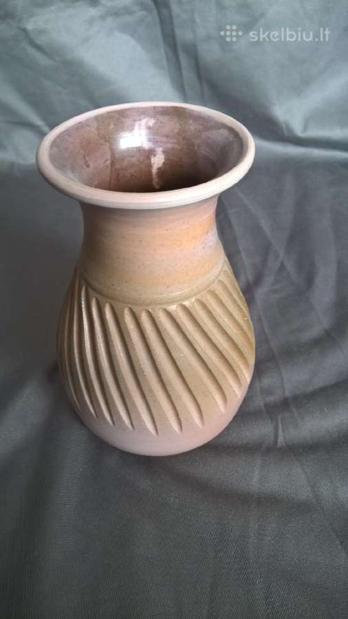 Keramikinė vazelė 12 cm