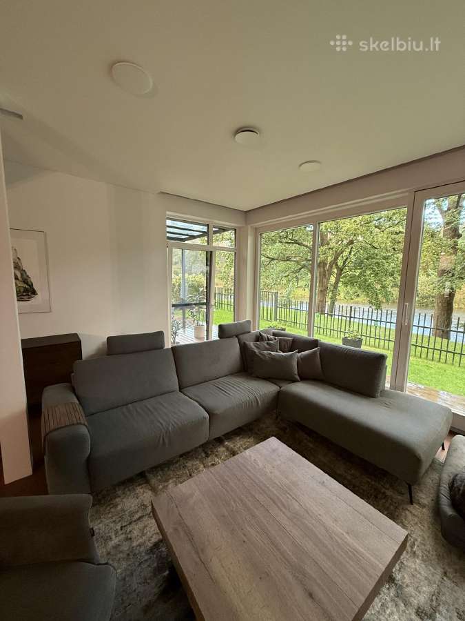 Kampinė sofa