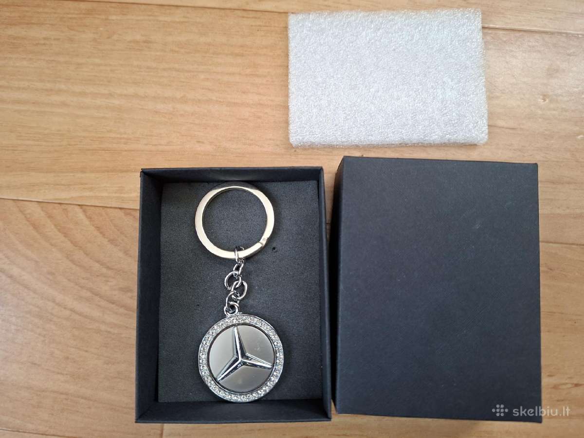 Kolekcinis, metalinis Mercedes pakabukas