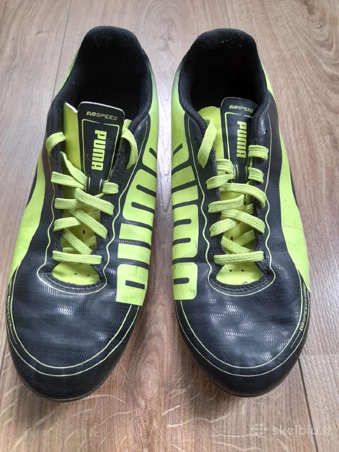 Puma futbolo bateliai
