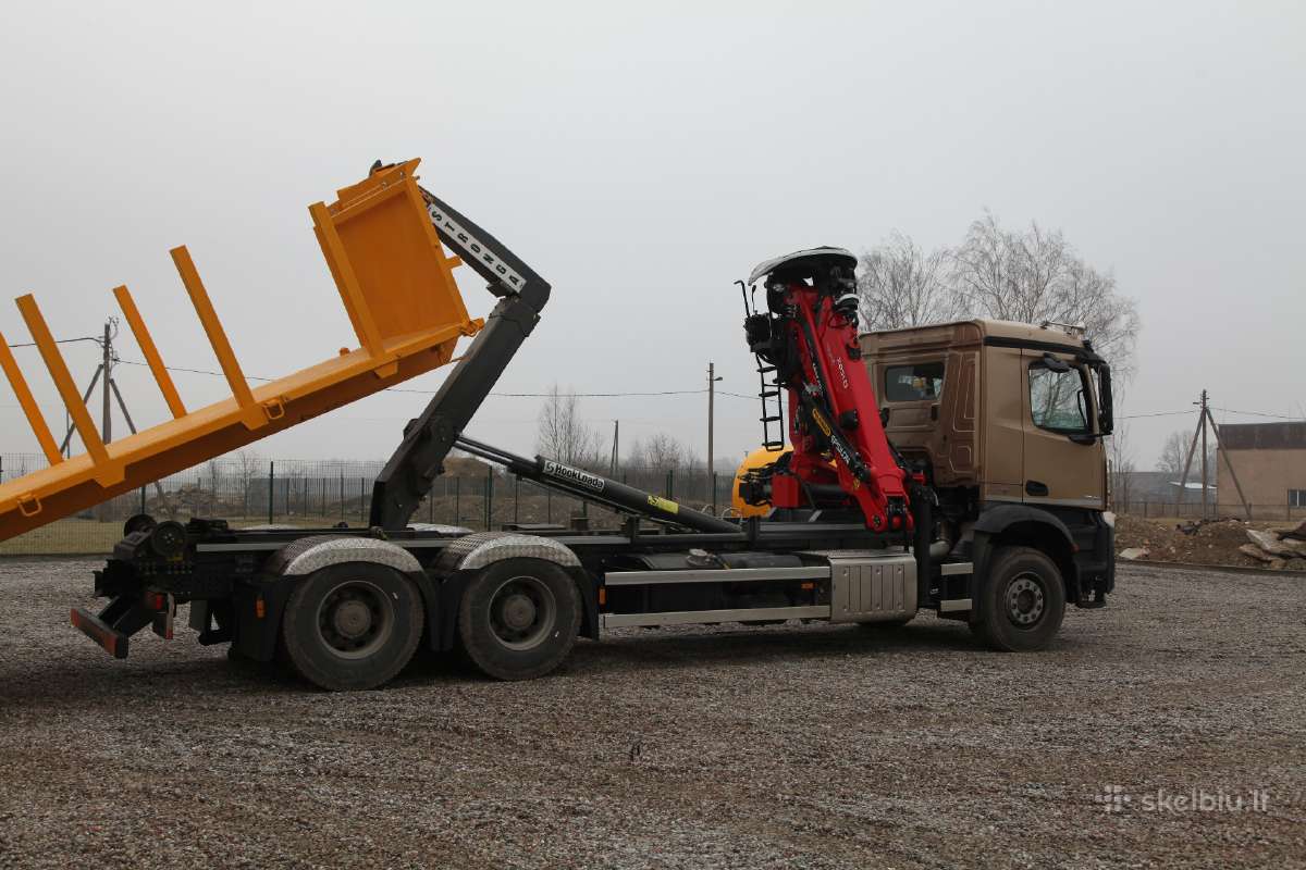 Hooklift kablio sistema ant sunkvežimio