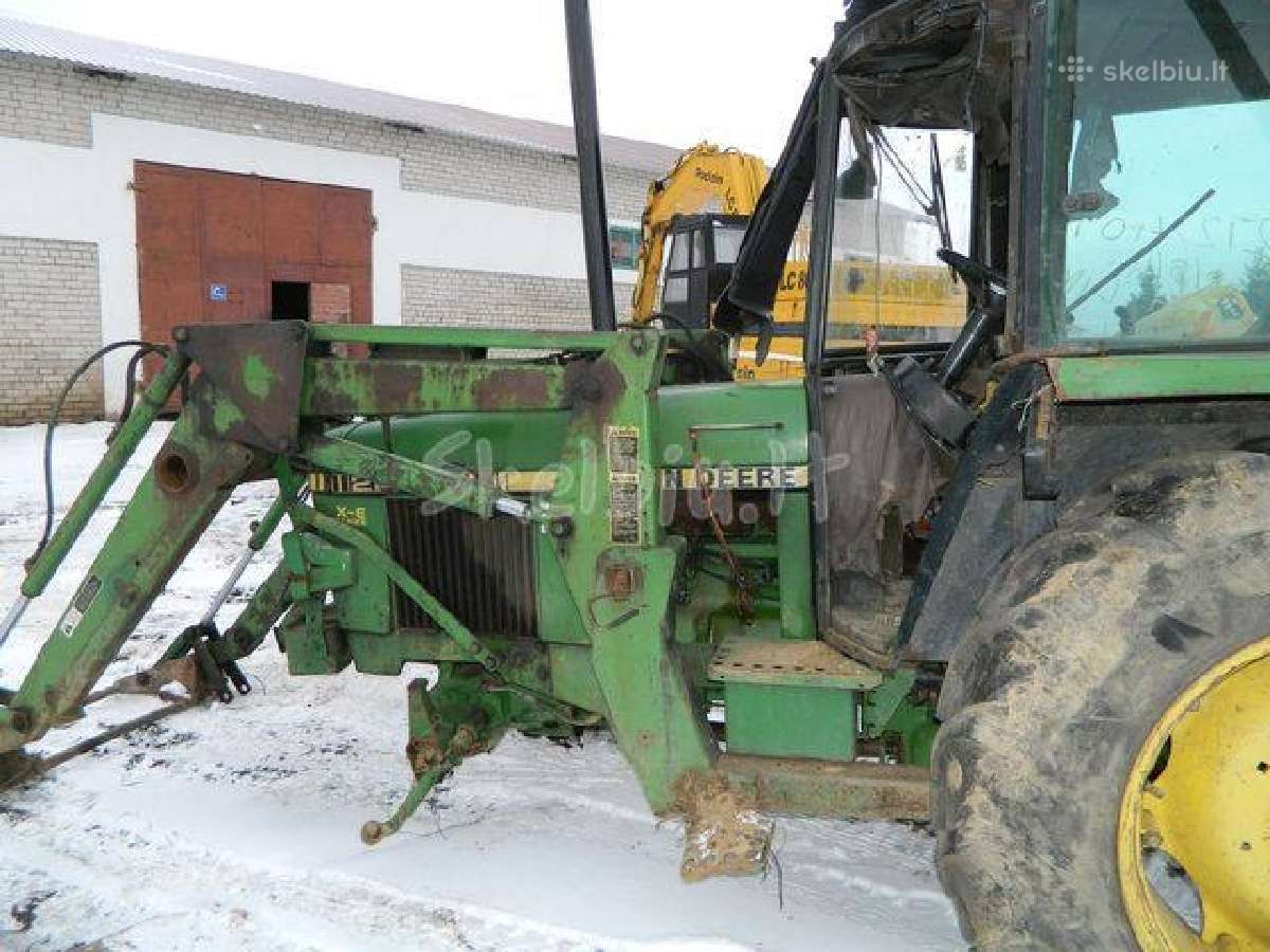 Traktoriaus john deere 2140 atsarginės dalys