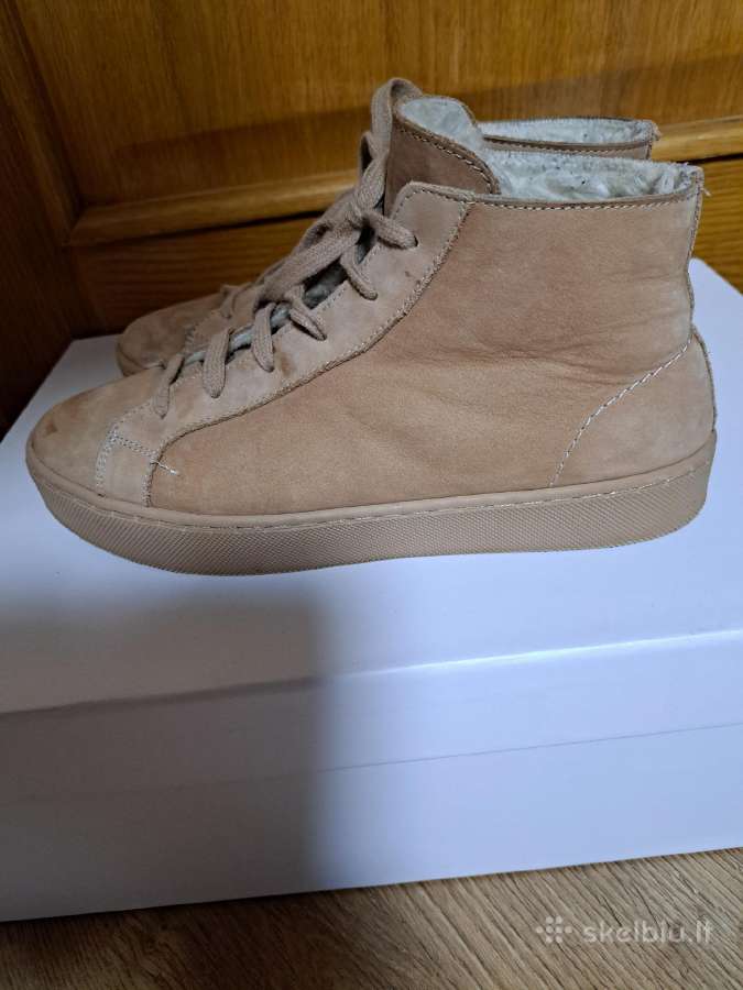 Zara mot.aulinukai