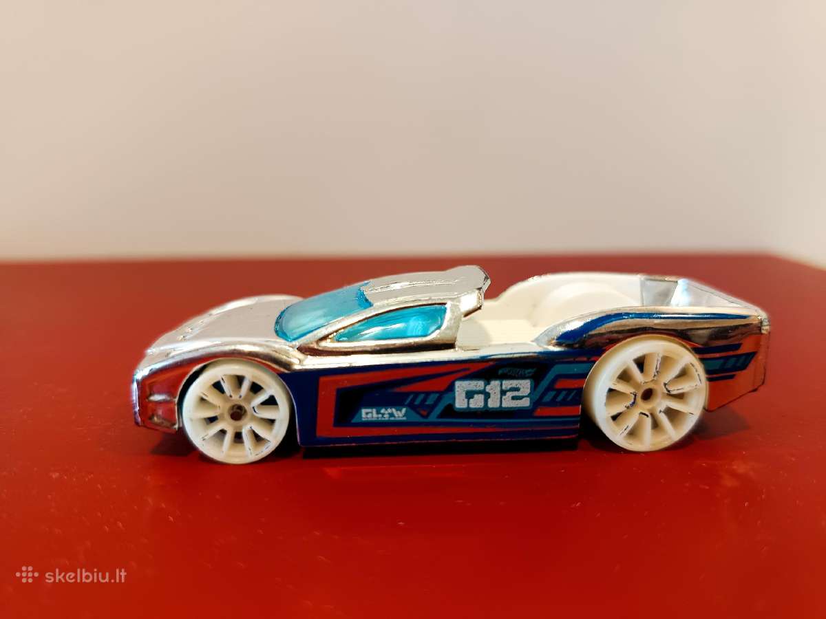 Hot wheels automobiliukas - nuotraukos Nr. 2