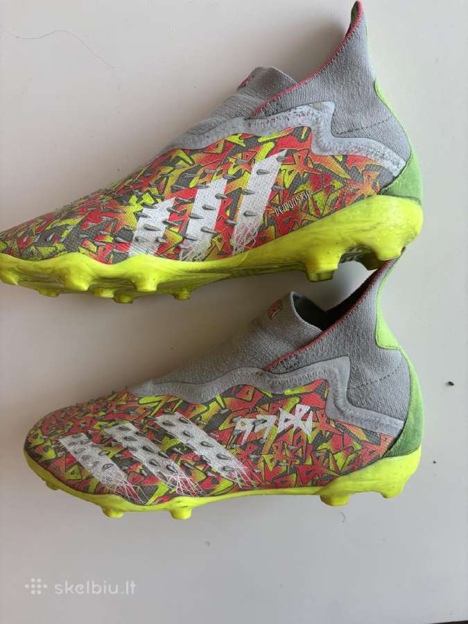 Futbolo bateliai Adidas Predator Freak 36 dydžio - nuotraukos Nr. 3