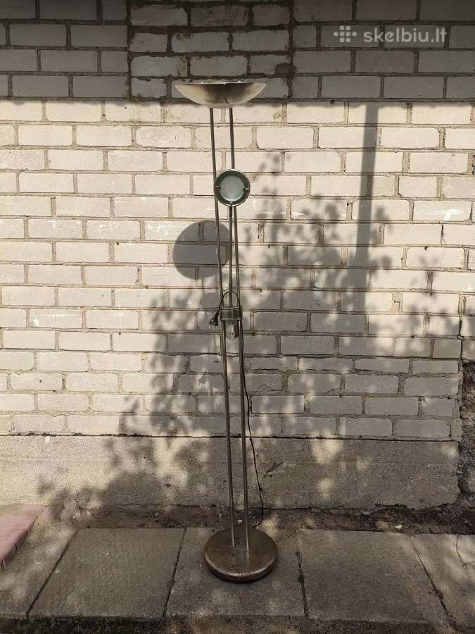 Aukšta,stovima, reguliuojama lempa. 230v,~50hz