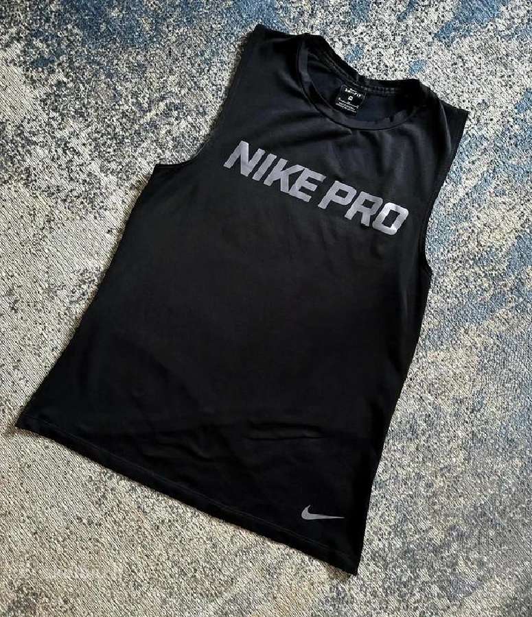 Moteriški „nike“ marškinėliai M dydžio