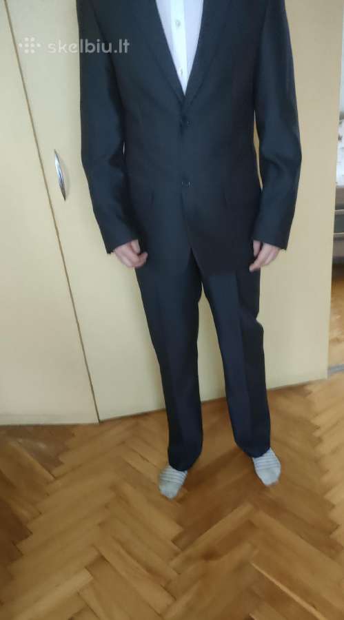 Ferrano Vyriškas kostiumas. Švarko dydis 176,46