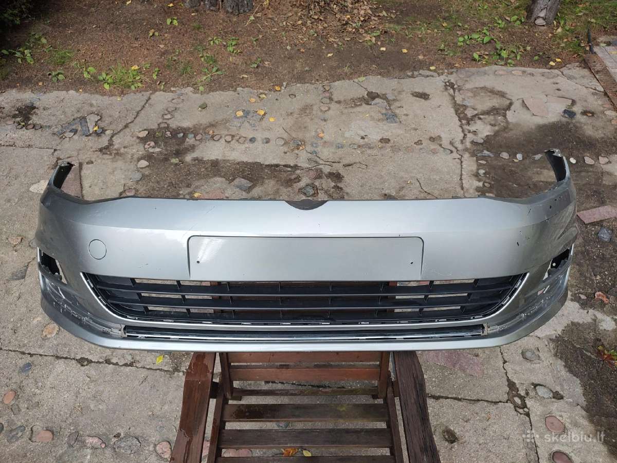 VW Golf 7 2013m. priekinis bamperis su grotomis