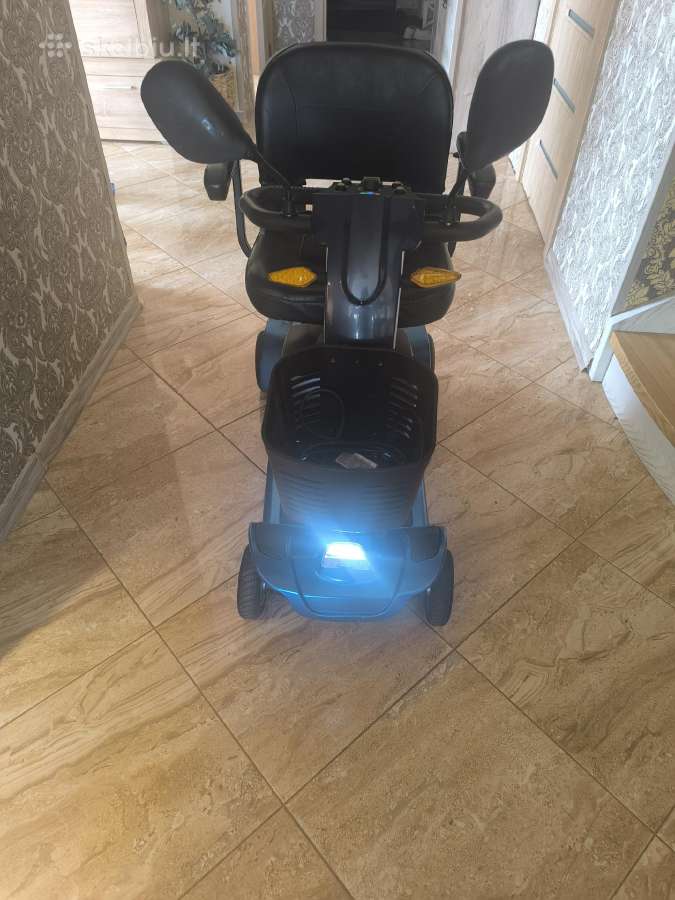 Elektrinis keturratis skuteris, motoroleris - nuotraukos Nr. 2