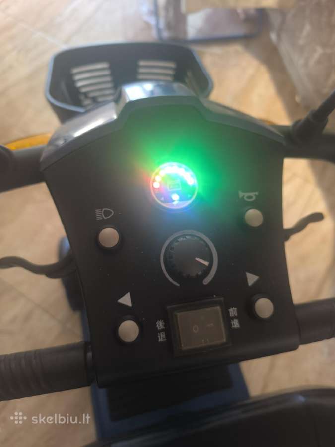 Elektrinis keturratis skuteris, motoroleris - nuotraukos Nr. 4