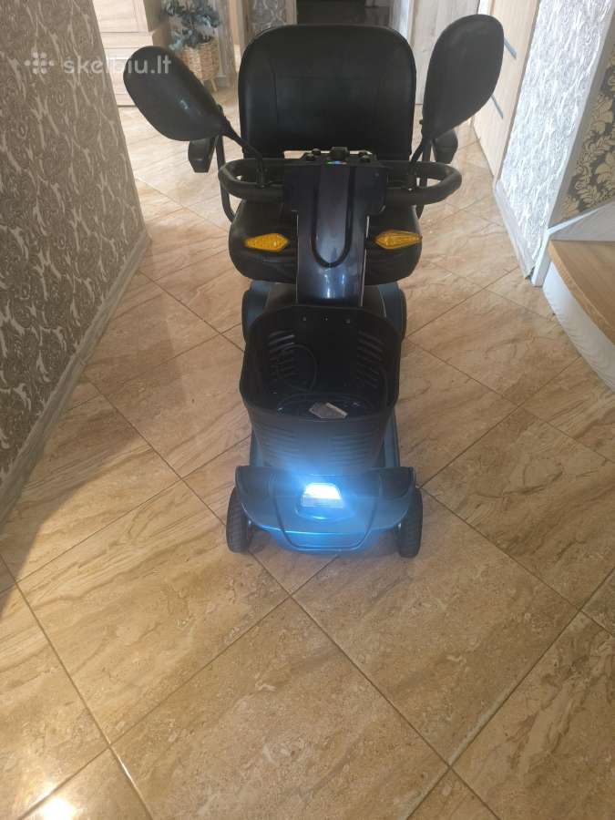 Elektrinis keturratis skuteris, motoroleris - nuotraukos Nr. 7