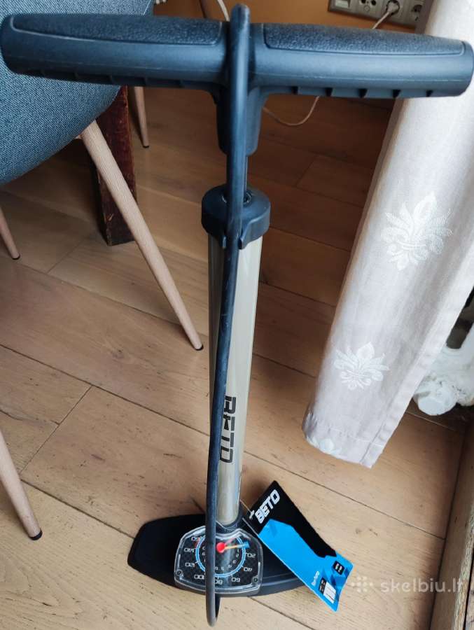 Pompa pastatoma Beto su manometru