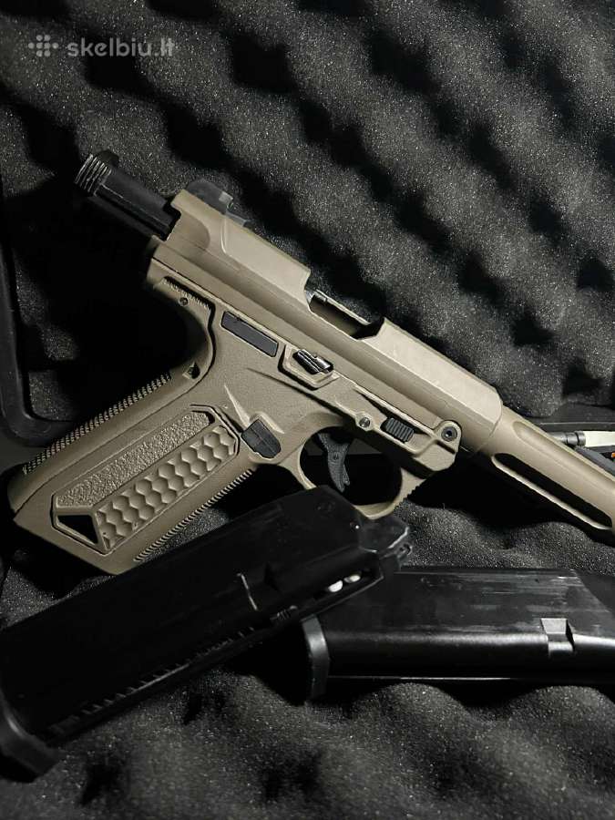 Airsoft aap-01 pistoletas, 2 dėtuvės