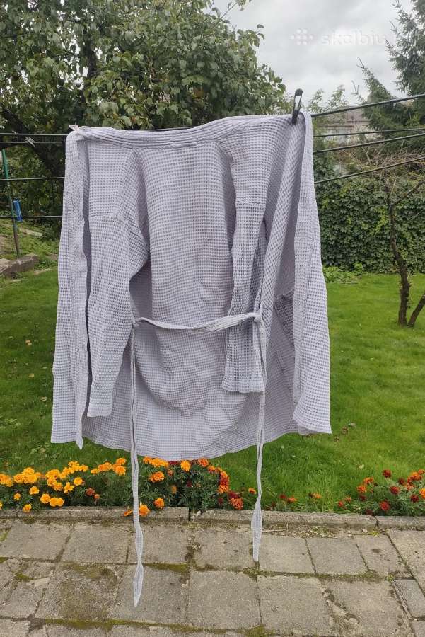 100% medvilnė Nostra chalatas . Dydis XL . 2vnt
