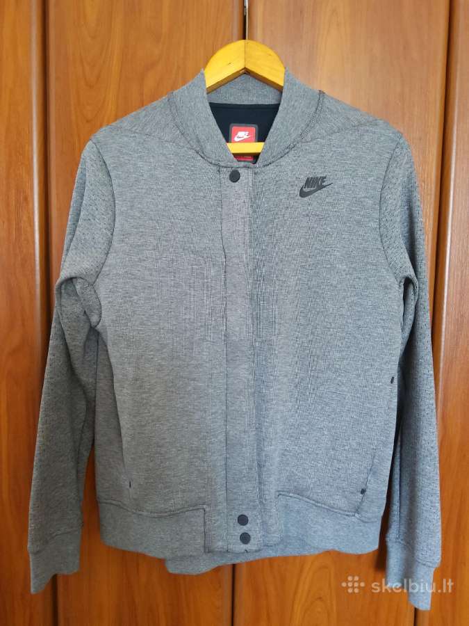 Naujas Nike džemperis