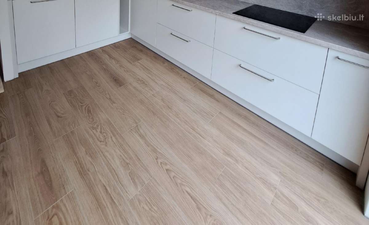 Naujos grindų plytelės