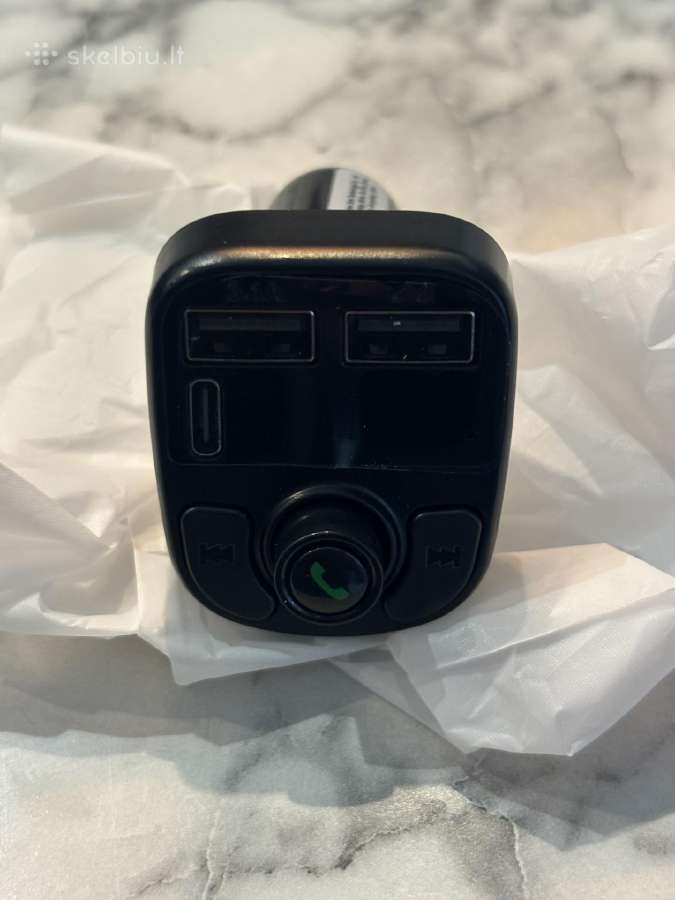 Fm Moduliatorius su bluetooth