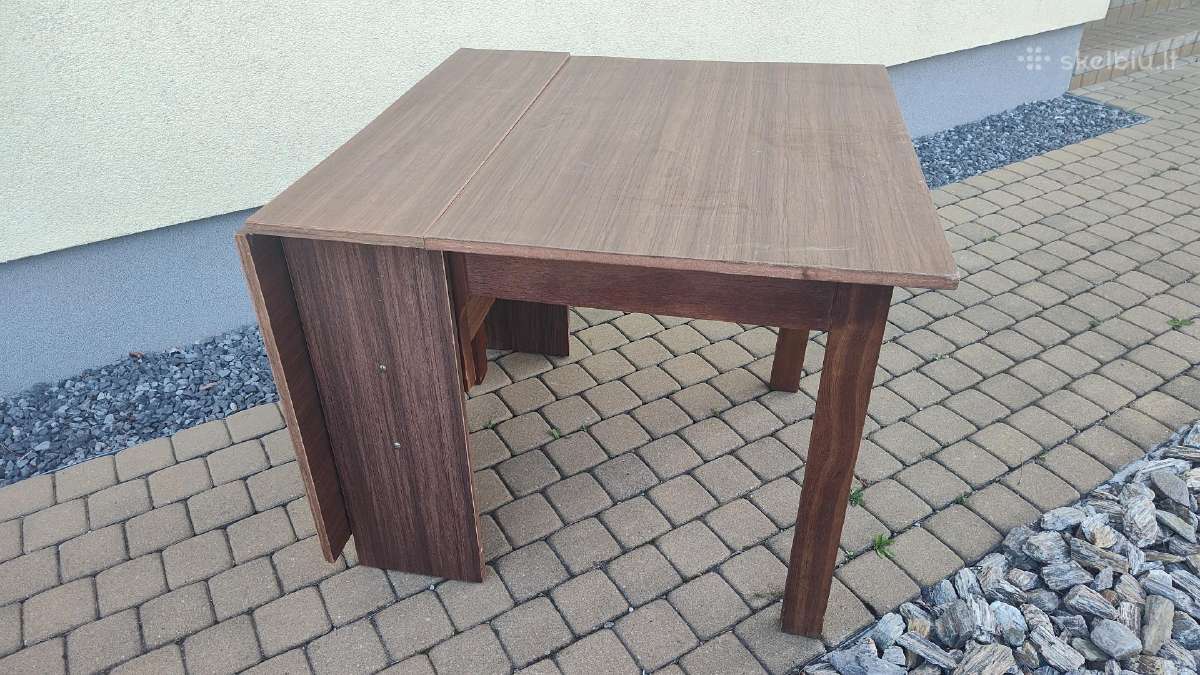 Išlankstomas stalas