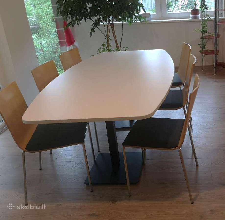 Posėdžių (konferencijų) stalas