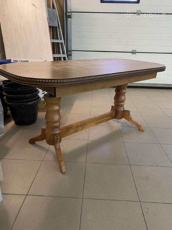 Stalas staliukas pasididina ,pasiaukstina