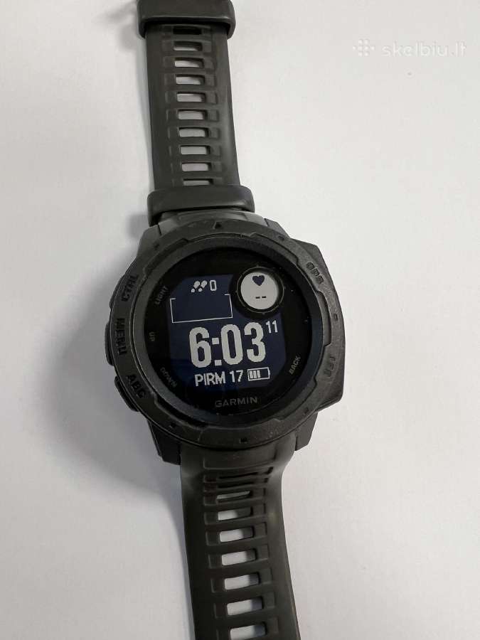 Garmin Instict su garantija