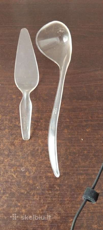 Plastikiniai stalo įrankiai