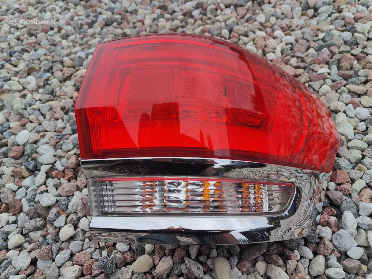 Parduodamas Grand Cherokee galinis žibintas