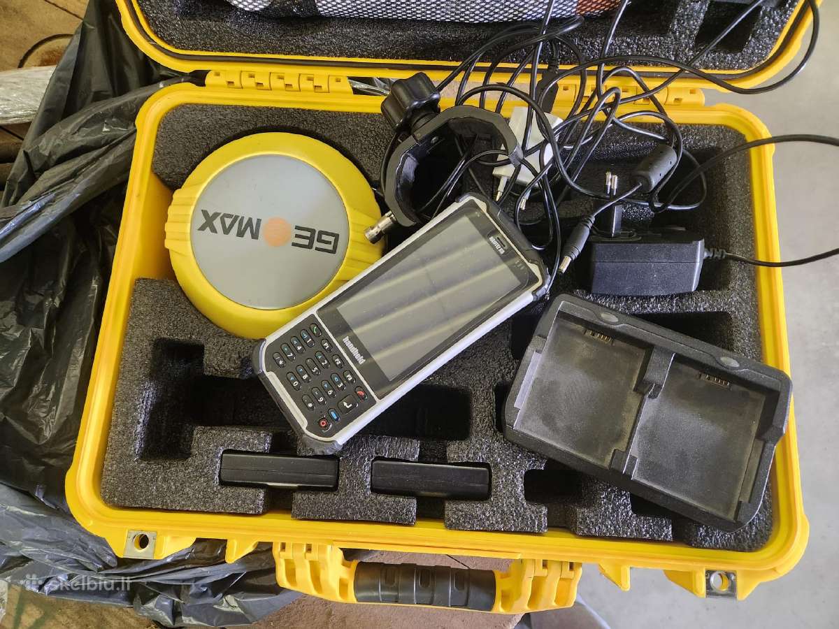 Geomax zenith 35 Gnss su Nautiz X8