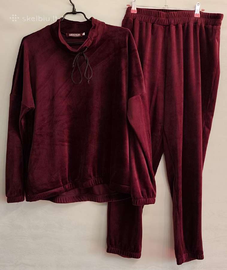 Bordo veliūrinis laisvalaikio kostiumas moterims