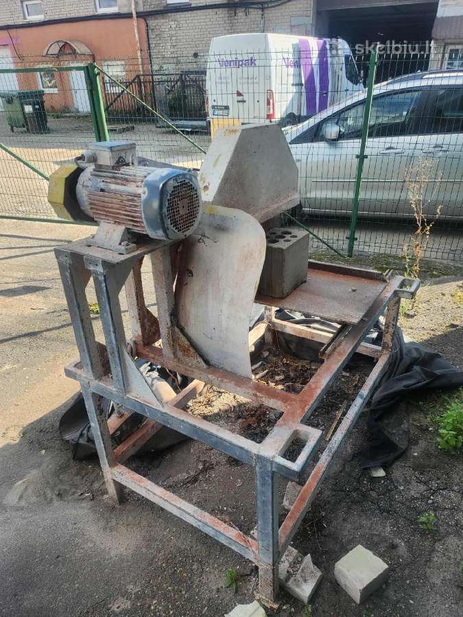 Blokelių pjovimo staklės 5kw Trifazis variklis