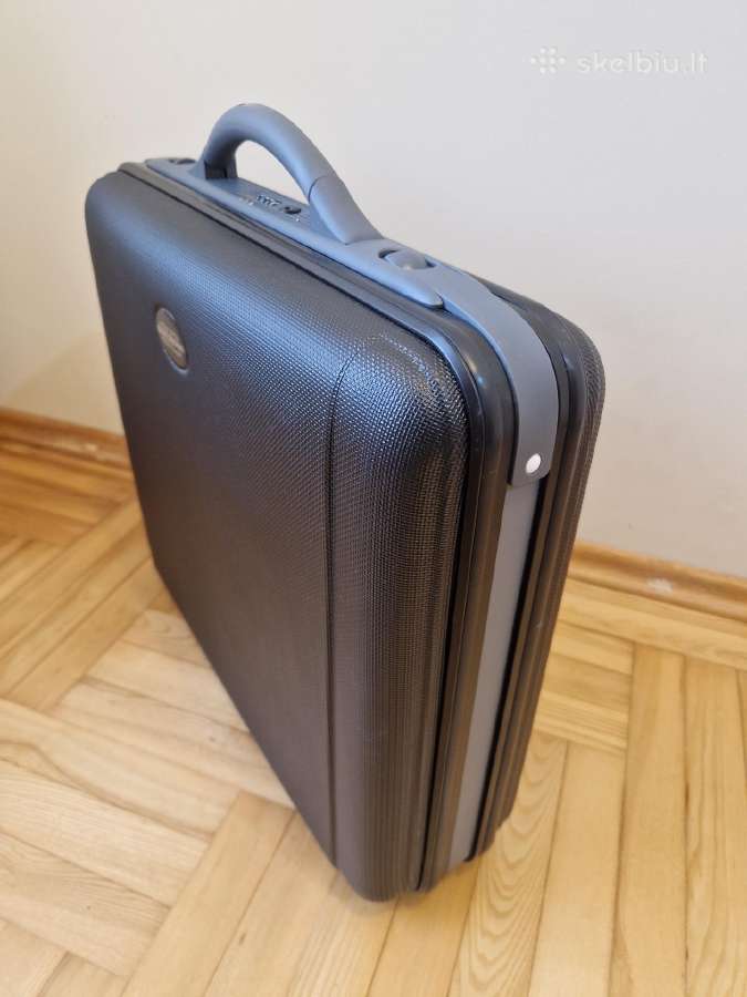 Juodas lagaminas 50x46x14