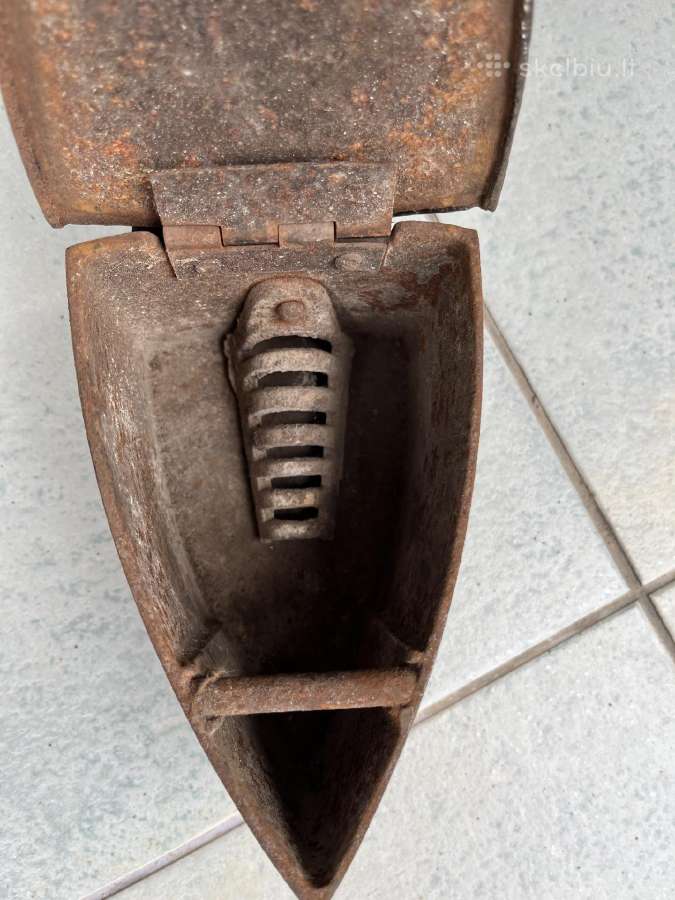 Antikvarinis mažas visos komplektacijos lygintuvas - nuotraukos Nr. 9