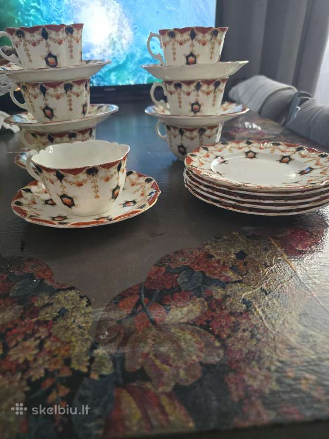Porceleninis puodeliu rinkynis