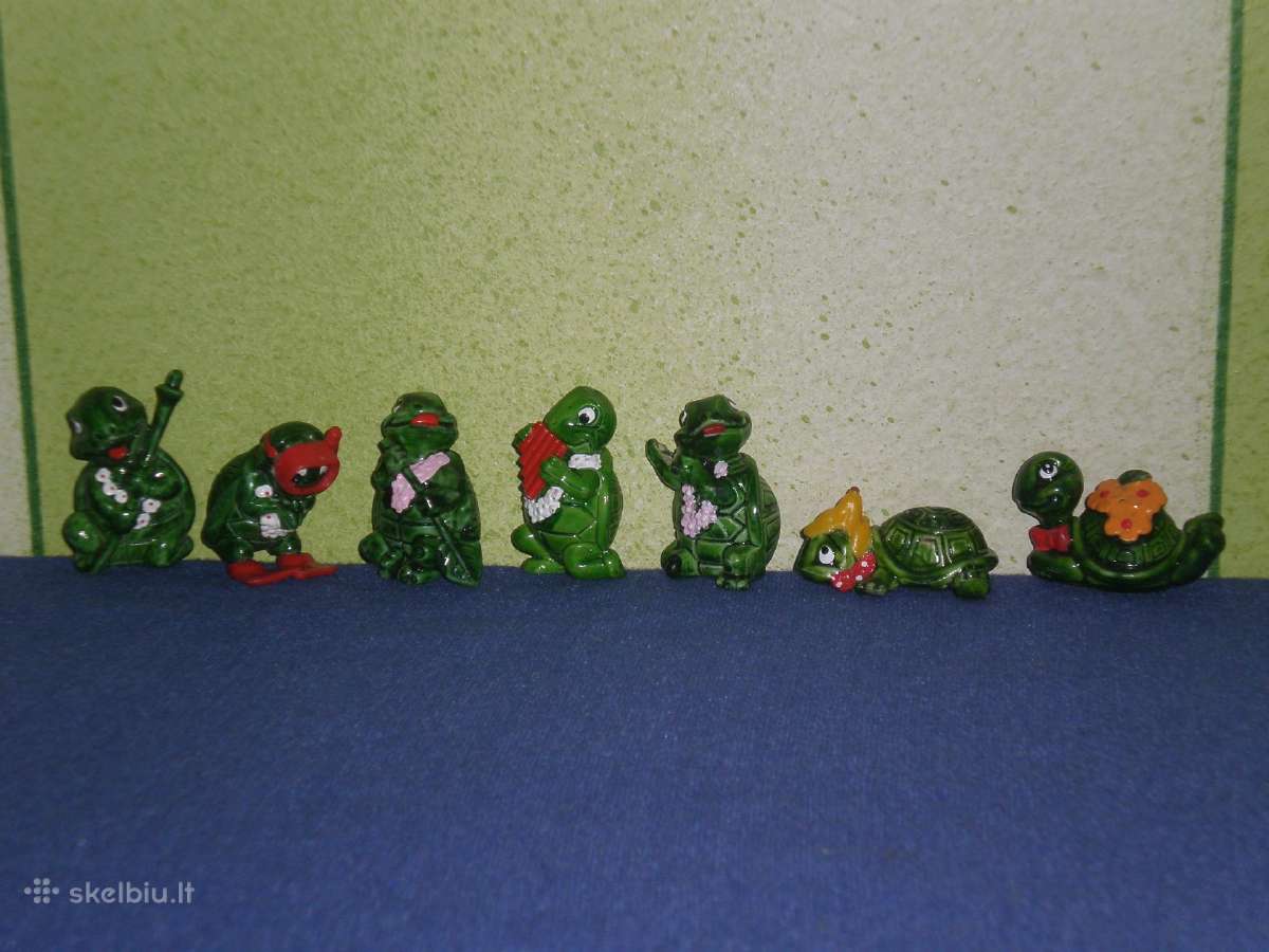 15. Kinder siurprizo kolekcines figureles vezliai