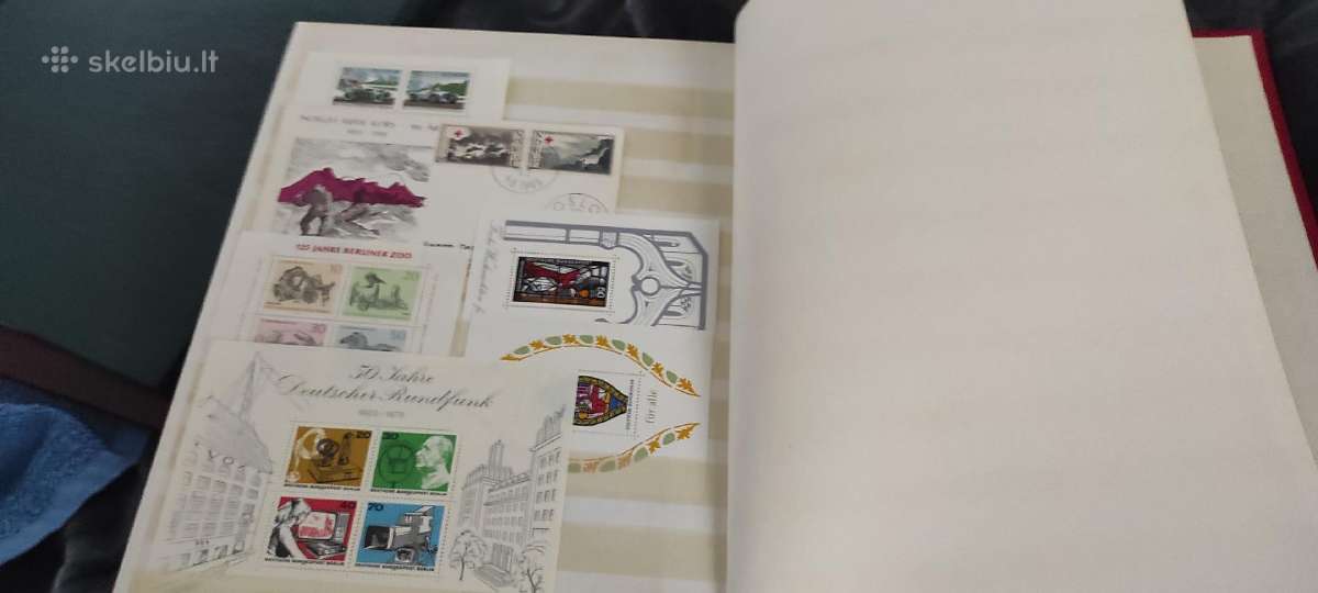 Pastu zenklu kolekcija 46 lapai albumas