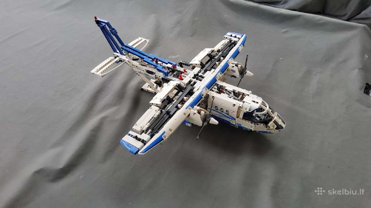 Retas lego technic krovininis lėktuvas 42025