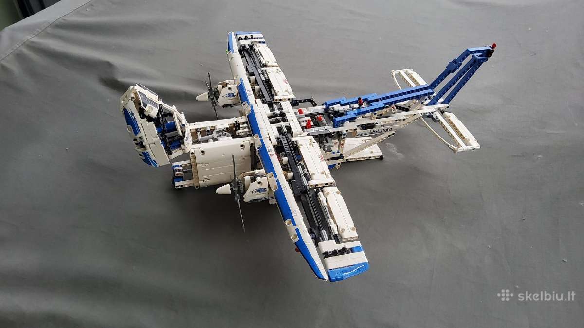 Retas lego technic krovininis lėktuvas 42025 - nuotraukos Nr. 2