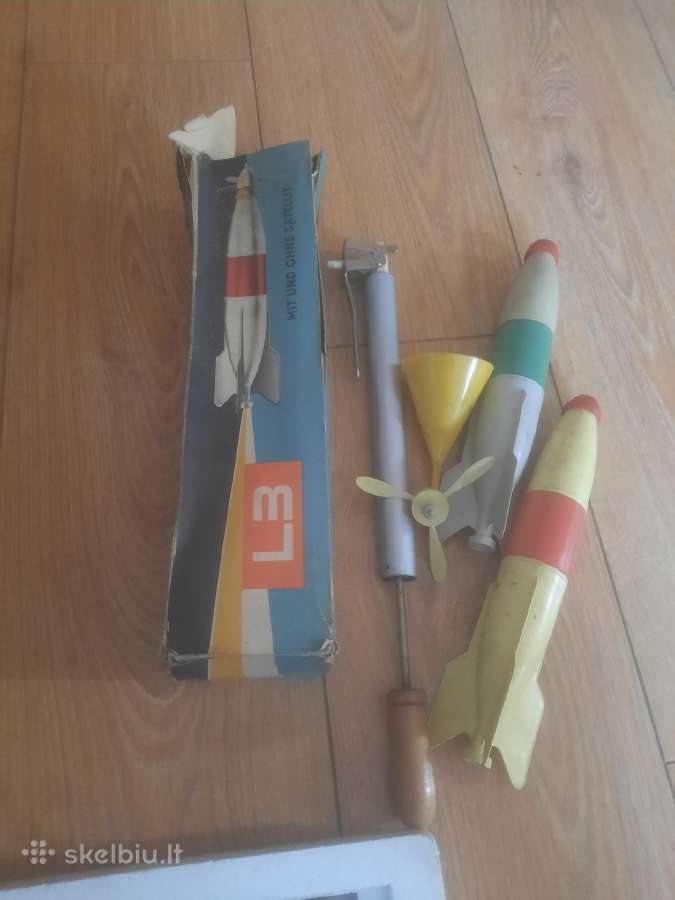 Vintazinis zaislas. Raketa.