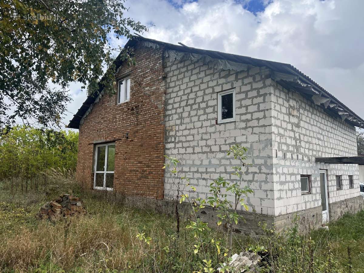Namas su pradeta rekonstrukcija