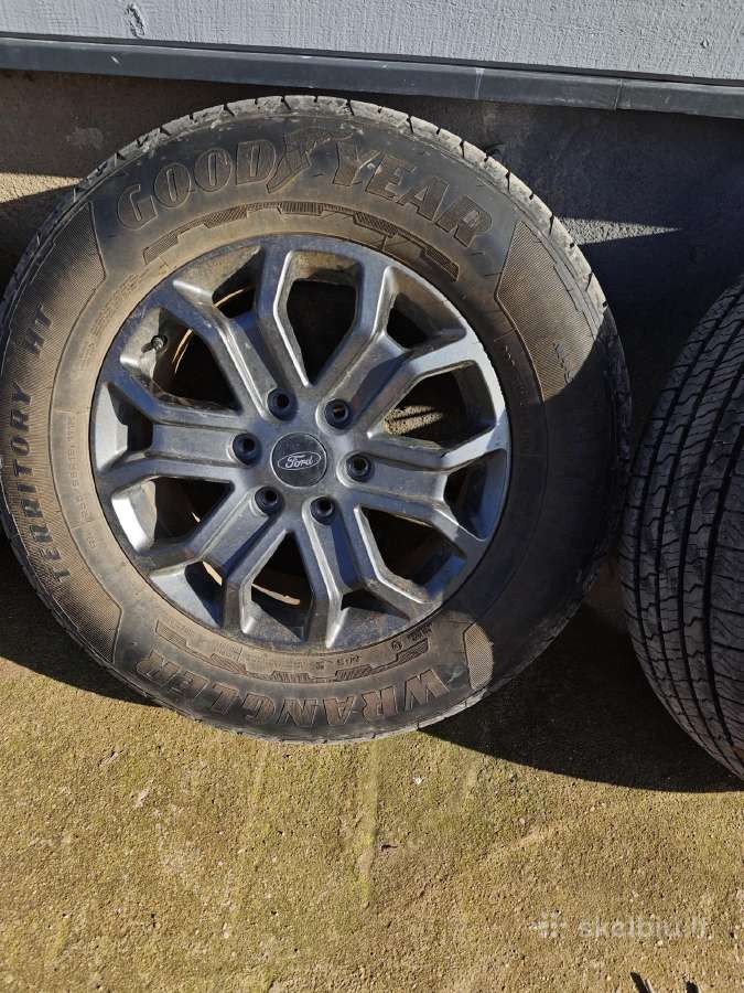 Parduodu padangas su diskais