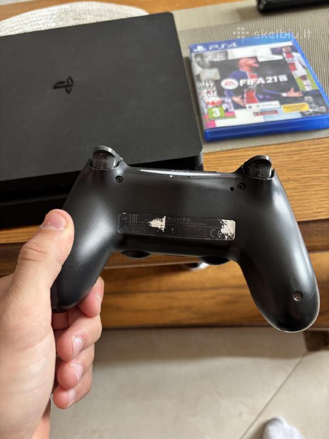 Playstation 4 slim 500gb su fifa 2021 kompaktu - nuotraukos Nr. 4