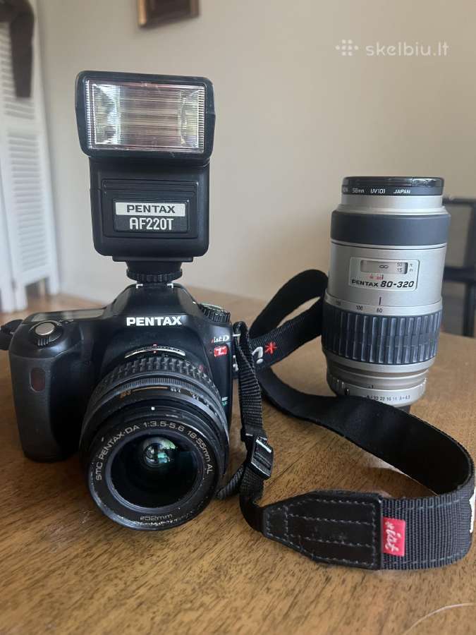 Pentax *ist Dl fotoaparatas su priedais