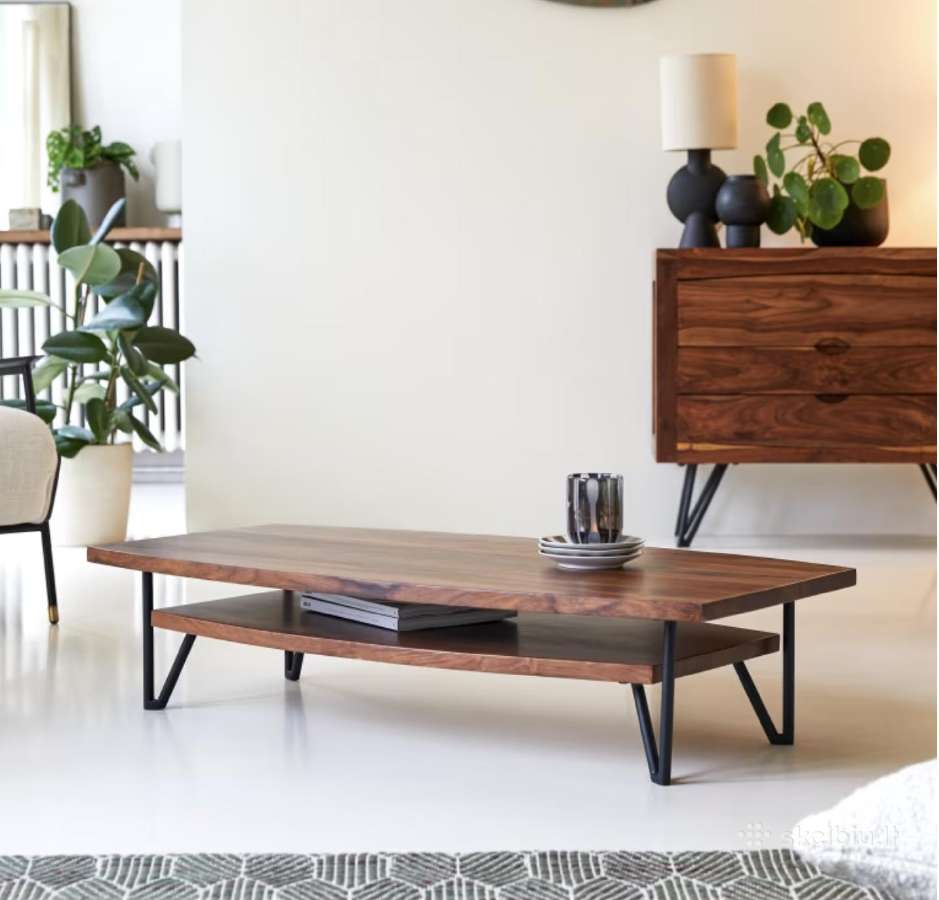 Bonnie staliukas. Tiks prie Midcentury / Modernaus