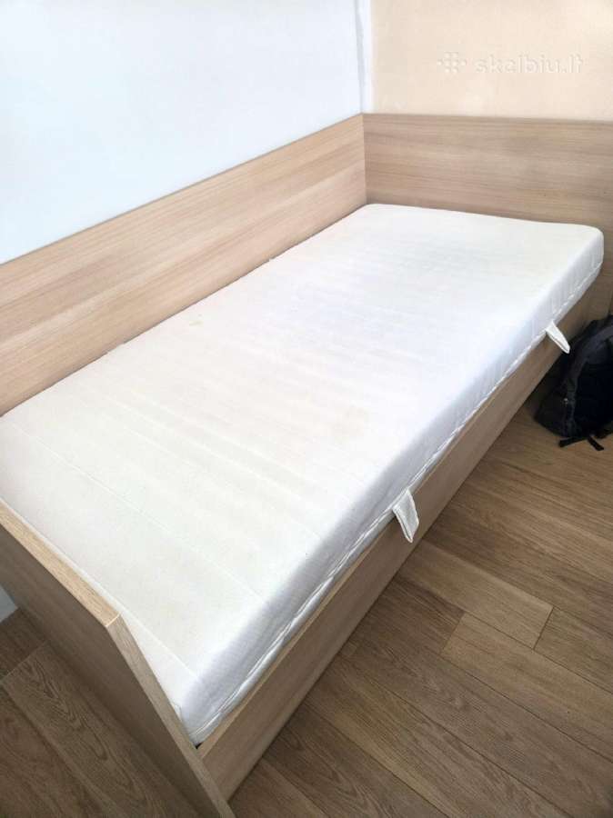 Čiužinys su grotelėm