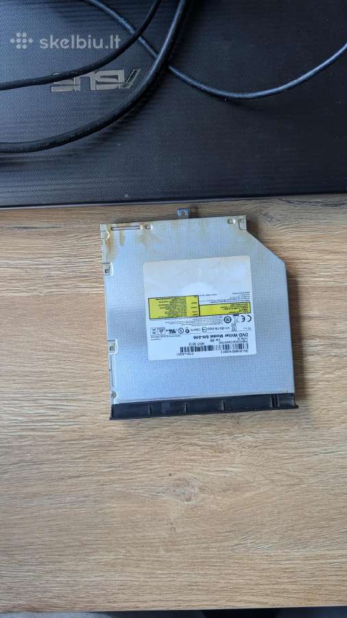 Asus K550v - nuotraukos Nr. 4