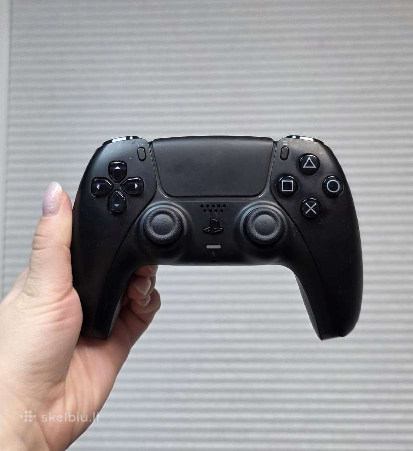 Playstation 5 juodas pultelis