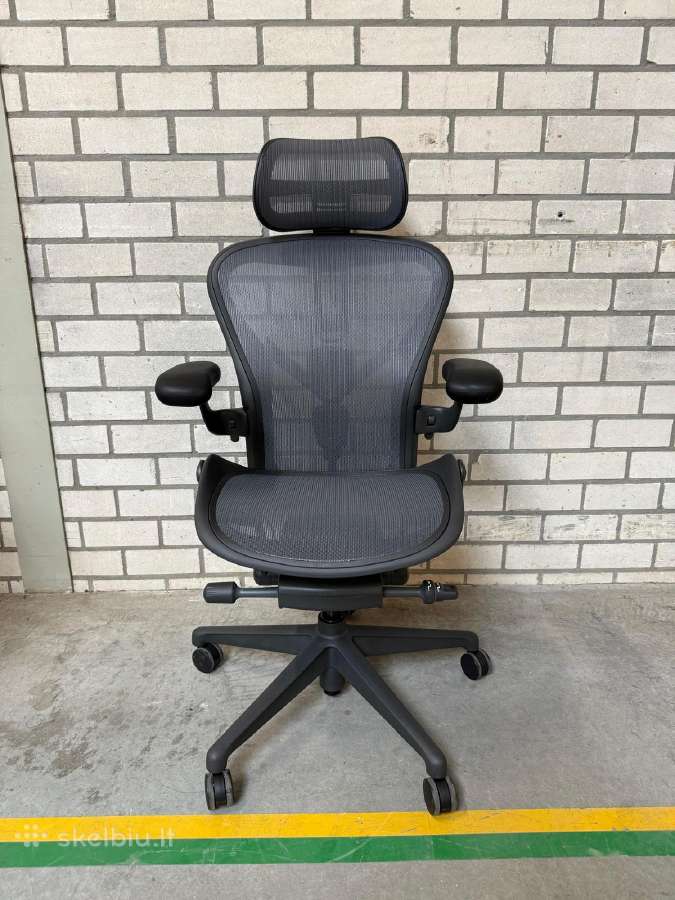 Herman Miller Aeron Remastered Graphite Atlas
