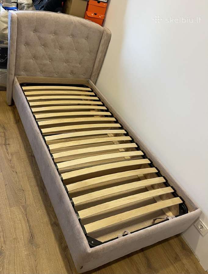 Nauja sofa. 90x200 čiužiniui